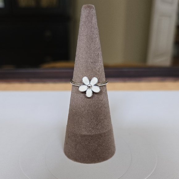 PANDORA  White Flower Ring - Picture 1 of 2